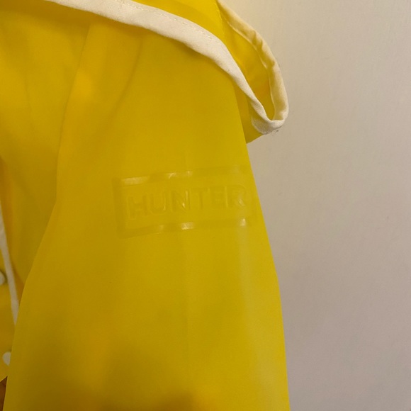 HUNTER Baby Yellow Rain Jacket 18 Months - Picture 3 of 5